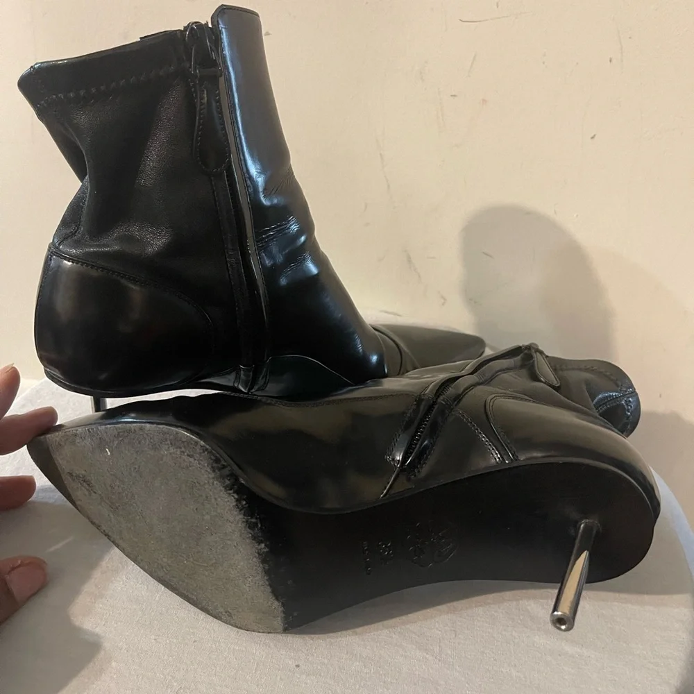 Alexander McQueen Pointy Cigarette Heel Ankle Boots - Picture 9 of 10